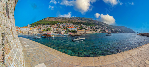 Fotografie DUBROVNIK, CROATIA: View with Porporela (Kaša) breakwater in the old town port, built in medieval time
