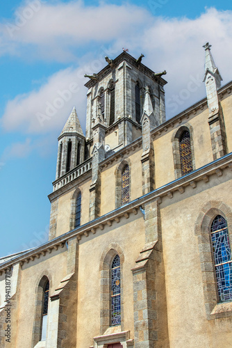 Église Saint-Jean-Baptiste de Montaigu vue de l’extérieur.
