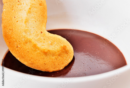 Chocolate pudding cup with cookie