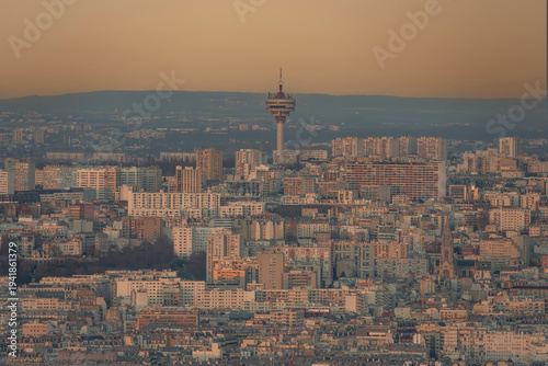 Fotografi Paris, France - 03 03 2026: Montparnasse Tower: View of TDF microwave tower Roma