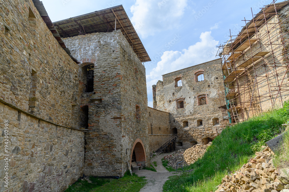 Obraz premium Ruins of the Medieval Zborov Castle under Reconstruction, Slovakia