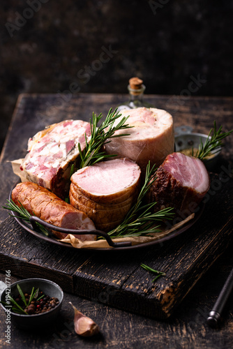 Fotografía Different meat, sausages, ham and smoked pork