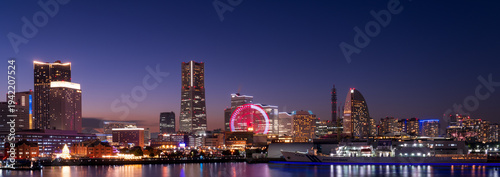 Foto Yokohama Minato-mirai city view at night