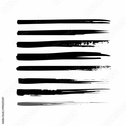 Conjunto de ocho pinceladas negras horizontales, trazos de tinta grunge y pinceladas de acuarela sobre fondo blanco.