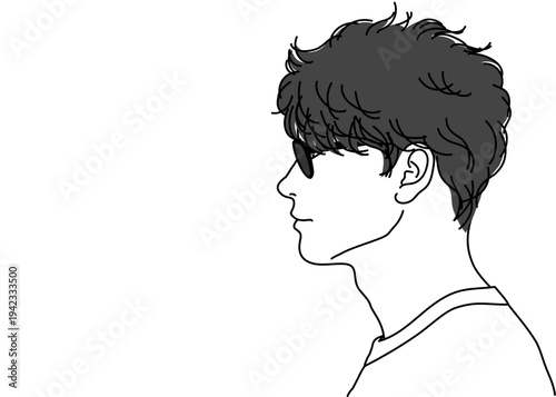 サングラスをかけた日本人男性の横顔のイラスト 上半身横向き モノクロ
