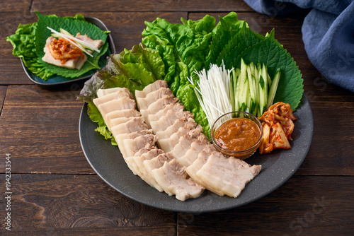 ポッサム 茹で豚と野菜の包み料理