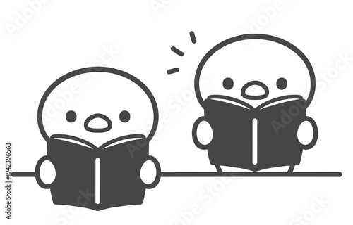 本を開いて座るひよこと起立して音読するひよこの手書き線画イラスト  授業中の読書と発表の対比