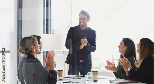 Photos Happy, team and applause in boardroom, presentation and celebration for financial growth with success