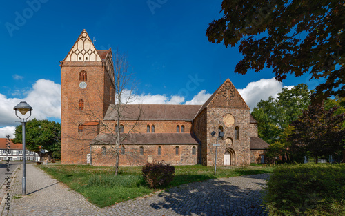 Zwischen Romanik und Gotik: die denkmalgeschützte Stadtkirche 