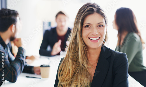 Cuadro en lienzo Happy, meeting and business woman in office for staff reporter, media liaison or collaboration