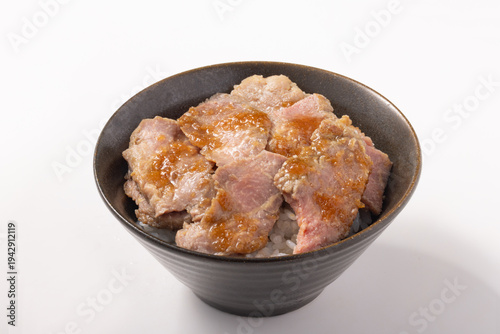 牛ステーキ丼（サーロインステーキ）
