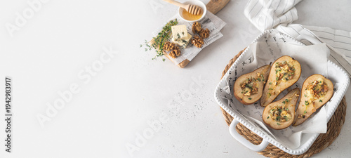 Quadro su tela Baked pears with blue cheese banner