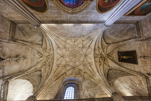 Canvas-taulu Vaulted ceiling and star ribbed vault inside Seville Cathedral