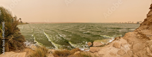 Foto Harmattan blowing over lakes of Ounianga in Ennedi region of the Sahara Desert in Northeastern Chad