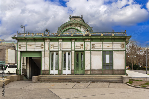 Fotografie Art Nouveau Pavilion by Otto Wagner at Karlsplatz, Vienna, Austria