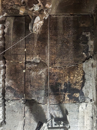 Foto Diamond wire sawing used for cutting thick concrete structure in industrial construction work