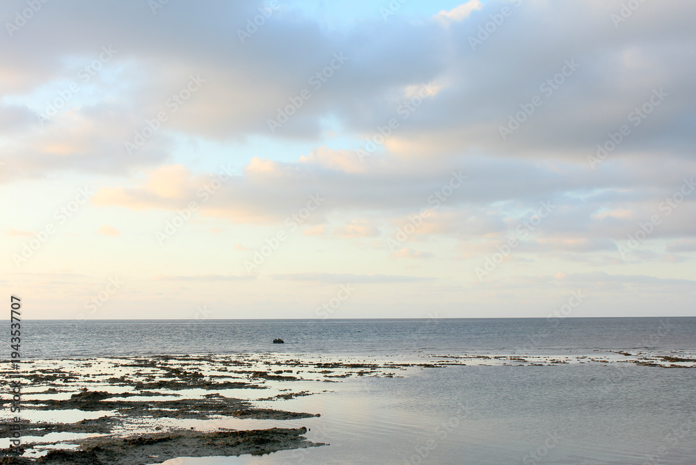 Obraz premium 竹富島 早朝の海岸