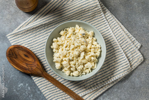 Tableau sur toile Organic Raw White Crumbled Gorgonzola Blue Cheese