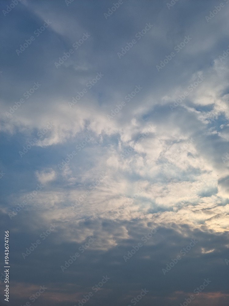 Obraz premium cloud and vanilla sky background 