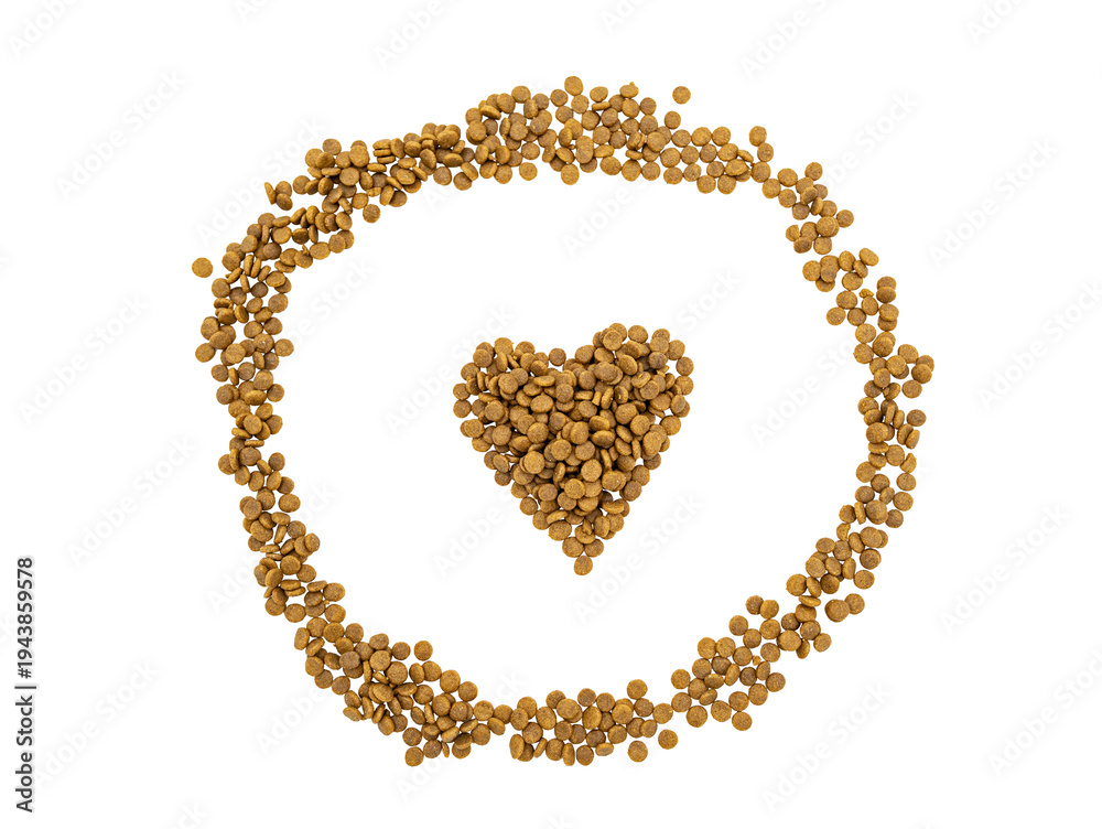 Obraz premium A creative arrangement of brown lentils forming a heart shape in the center, surrounded by a circular border, isolated on a pure Transparent background.