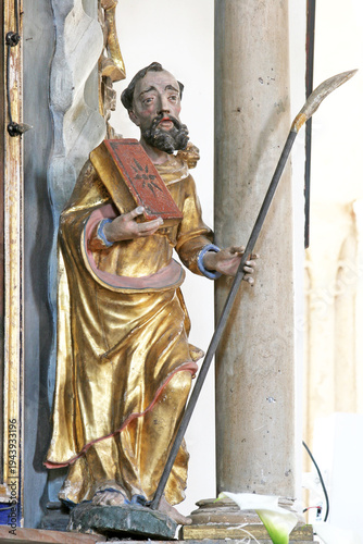 Schilderij op canvas The statue of the Saint on the altar of the Assumption of Mary in the Church of St