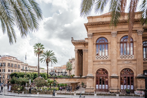Bild auf Leinwand Teatro Politeama Garibaldi Palermo Sicily Historic Theater