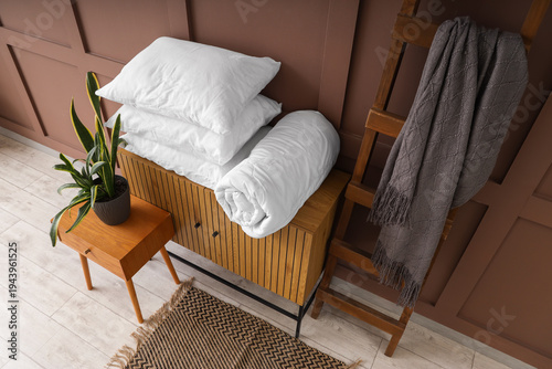 Commode with coffee table, ...