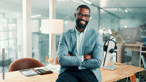 Εκτύπωση καμβά Portrait, advisor or black man in office with arms crossed, pride or ambition in accounting services