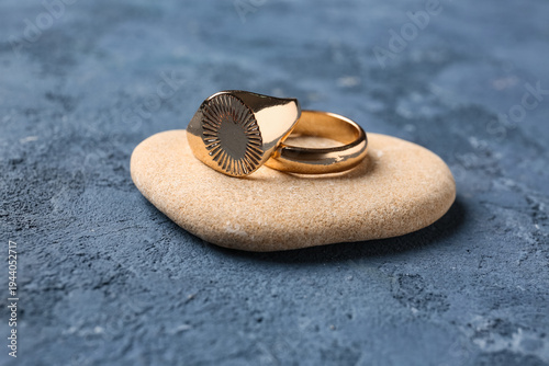 Stone with beautiful rings ...