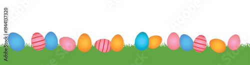 Bunt bemalte Ostereier auf einer Wiese, horizontal, Banner im Querformat, transparent ohne Hintergrund