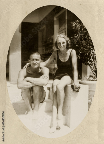 FOTOGRAFIA ANTICA CON GIOVANE COPPIA IN  COSTUME