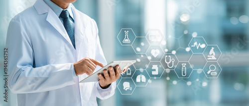 医療DX｜デジタルデバイスでデータ管理を行う白衣の医師と医療イメージの背景