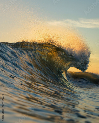 olas y arte en el oceano