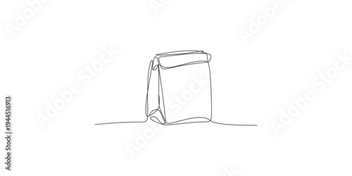 Continuous line drawing of a simple tote bag on white background single minimalist handbag shoulder