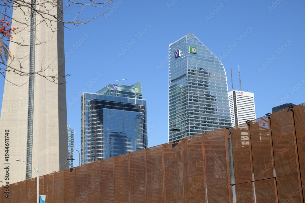 Fototapeta premium looking northeast to landmark tower, Simcoe Place/RBC Centre, TD Terrace, and BMO/First Canadian Place, from Rees St near Roundhouse Park, Toronto
