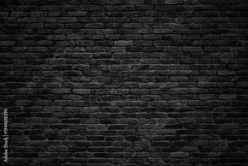 Foto Dark grunge brick wall texture with rough aged urban pattern