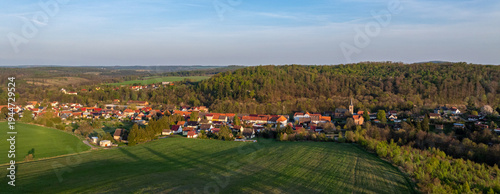 Cuadro en lienzo Luftbildaufnahme Güntersberge im Harz Selketal