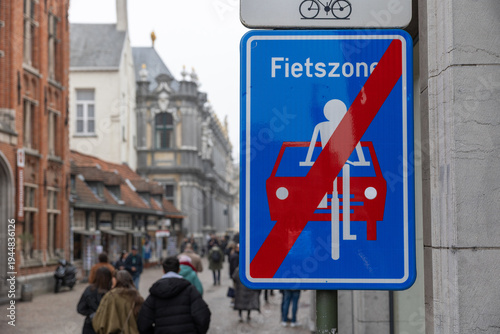 Bruges fietszone end of cycling street sign