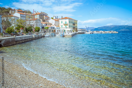 Fotografía Valun, Cres Island, Croatia: Coastal town with boats and clear blue water
