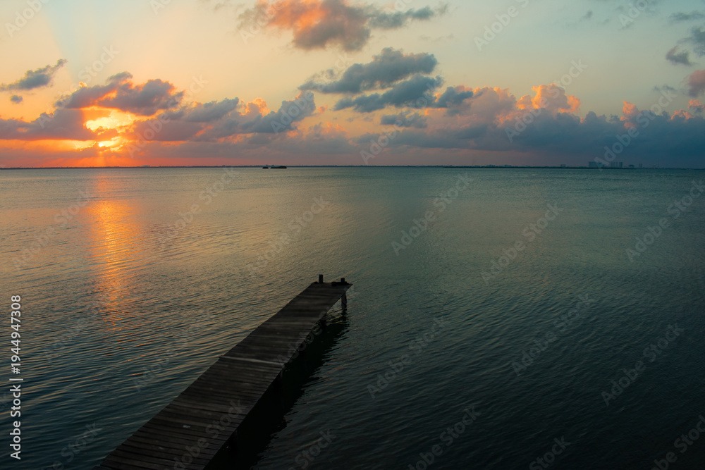 Obraz premium sunset over lake