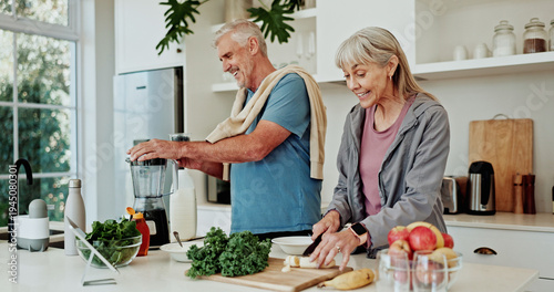 Bilde på lerret Kitchen, chop or senior couple with blender for smoothie, prepare ingredients or detox drink for health