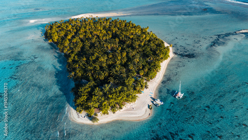 Tableau sur toile remote atoll in French Polynesia