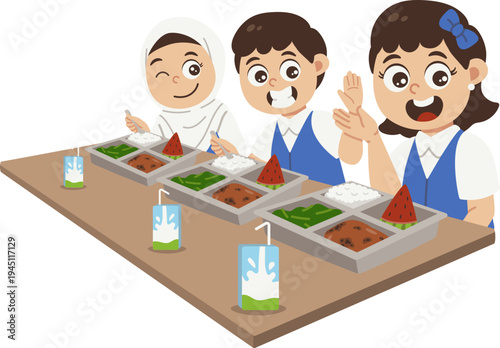 Siswa senang dan berfoto sebelum makan bersama