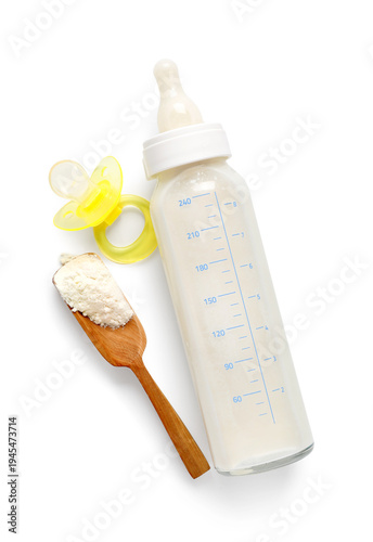 Wooden scoop with powdered ...