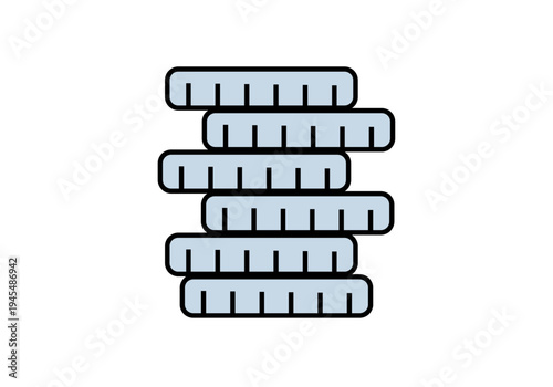 Pila de monedas de plata o metal con bordes estriados