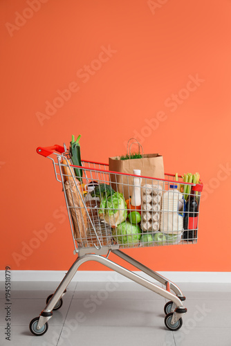 Shopping cart with differen...