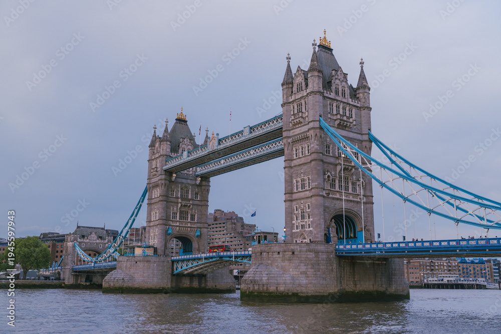 Fototapeta premium 런던 타워브릿지