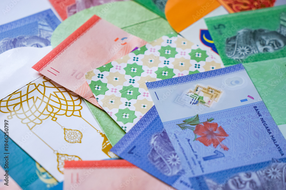 Naklejka premium Eid Money Envelopes With Ringgit Notes