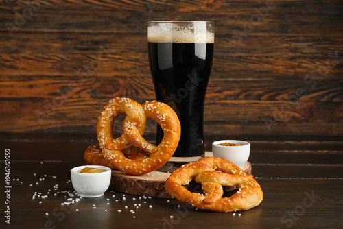 Board, pretzels and glass w...