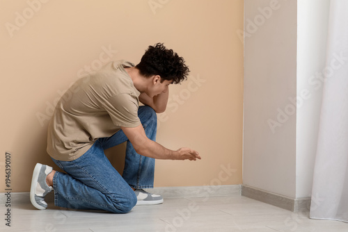 Young man with mold in corn...